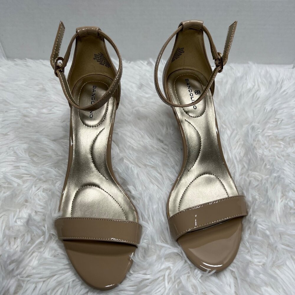 Bandolino Cream Heels With Ankle Strap And Medium Heel Size 6M